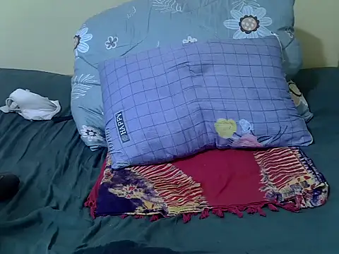 Darkchocolatequeen webcam