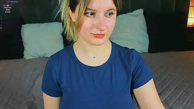 Daryana_Gray webcam