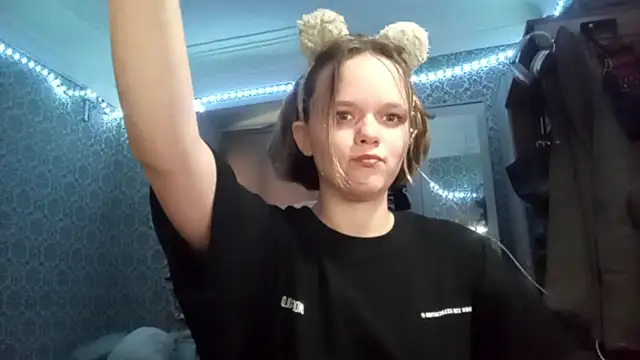 FlirtingAdele_1 webcam