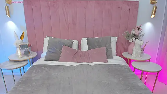 MilaVoxx live cam