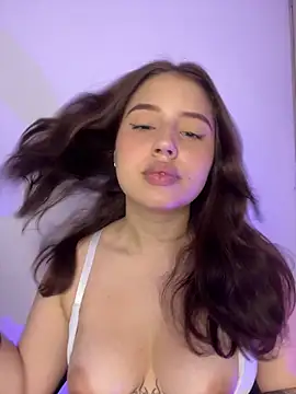 lia_foxxy71 live cam
