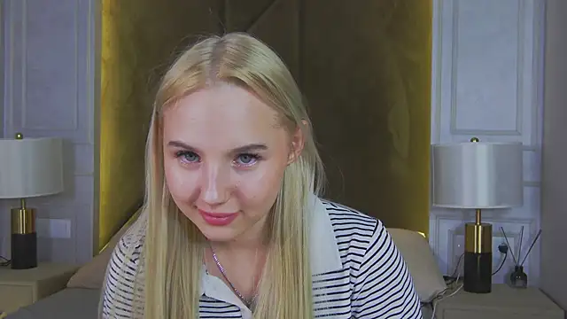 Watch Sky_Cutie live on EroticFlix - High definition streams