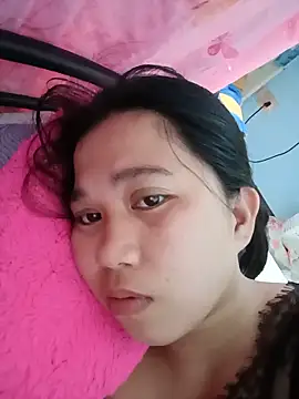Milkytits4You webcam