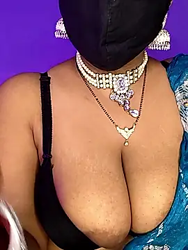 Long_hair_queen webcam