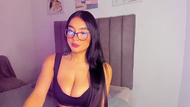 Watch britanny_jones1 live on EroticFlix - High definition streams