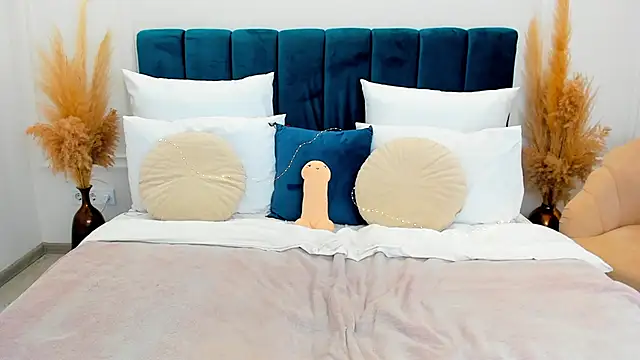 EricaLow live cam