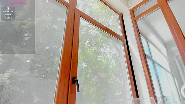 Naila18 live cam