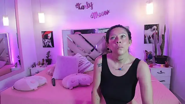 Karly_moon live cam room
