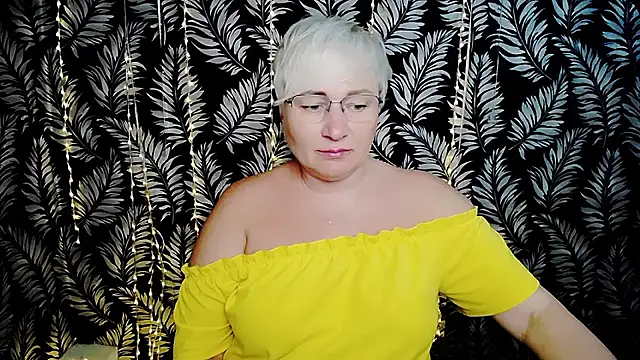 Olivia_playful webcam