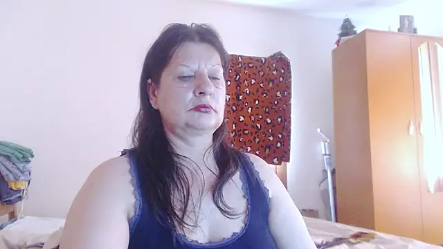ExtasyMature live cam room