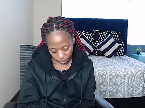 QUEENMANDYY webcam