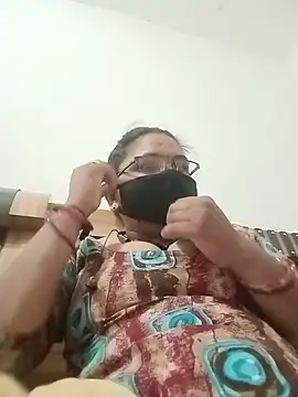 Menka_cut34 webcam