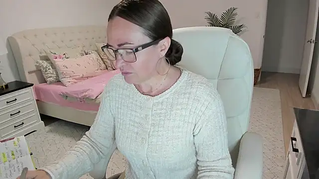Vika73 live cam