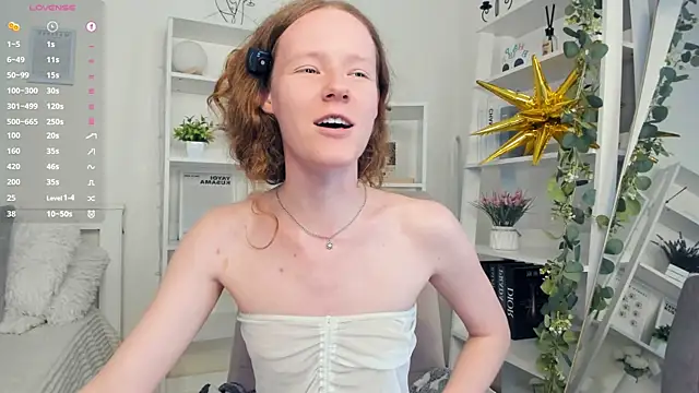 Watch ZaraBluitt live on EroticFlix - High definition streams