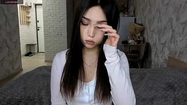 Qwami_Amie webcam