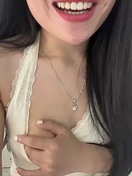 Lilyy_babyy webcam