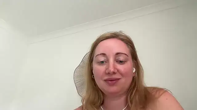 Watch arielsweetieee live on EroticFlix - High definition streams