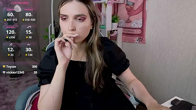 NocturneHuntress webcam