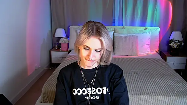 LizzyCrown webcam