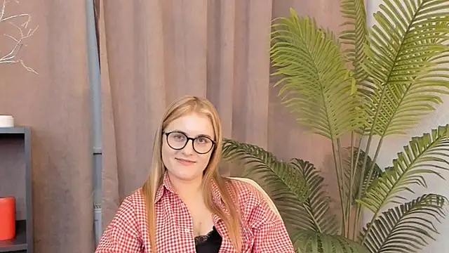 CaroleeIlle webcam