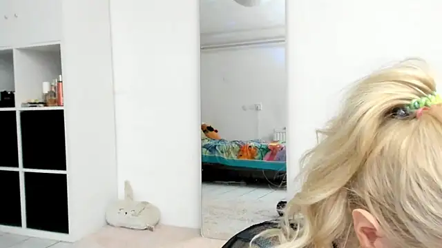 Watch KenzieDawton live on EroticFlix - High definition streams