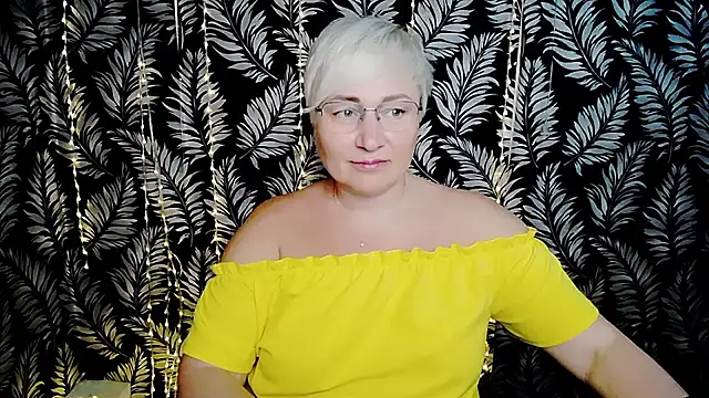 Olivia_playful webcam
