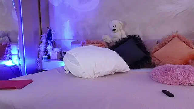 JullyBlair webcam