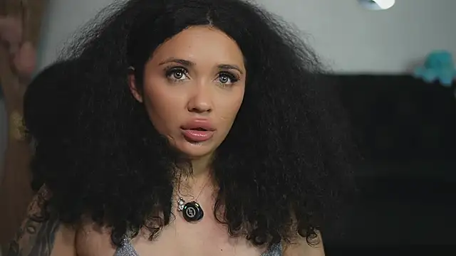 ChloeJoyce webcam