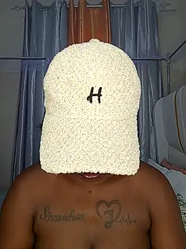 TrishaKalid webcam