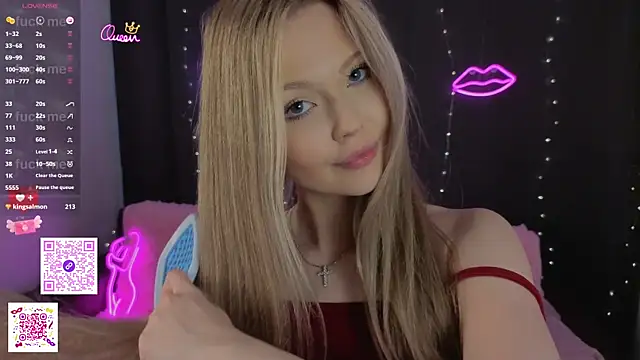 Watch ElsaDivine live on EroticFlix - High definition streams