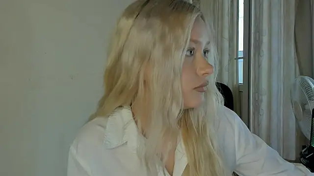 Watch MidnightPoise live on EroticFlix - High definition streams