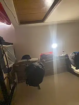 hugecock_tamira webcam