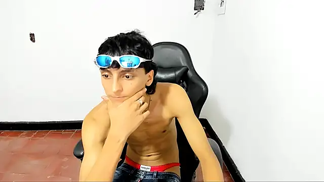 Leal_cute666 webcam