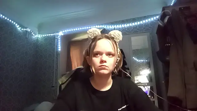 FlirtingAdele_1 webcam