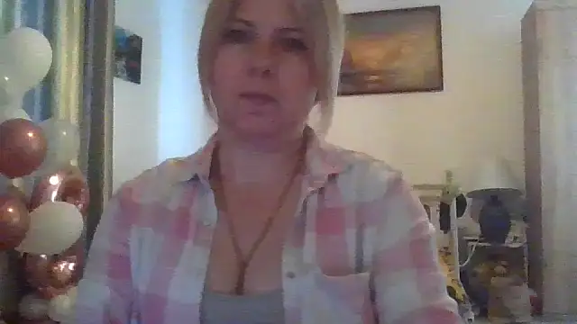 Watch ElenaLove888 live on EroticFlix - High definition streams