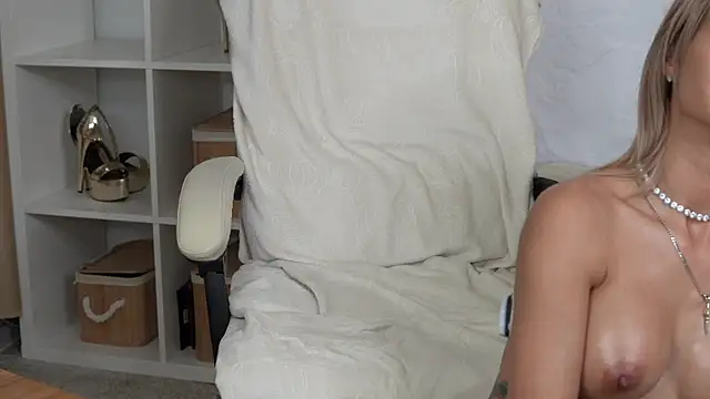 TiffanyMaze webcam