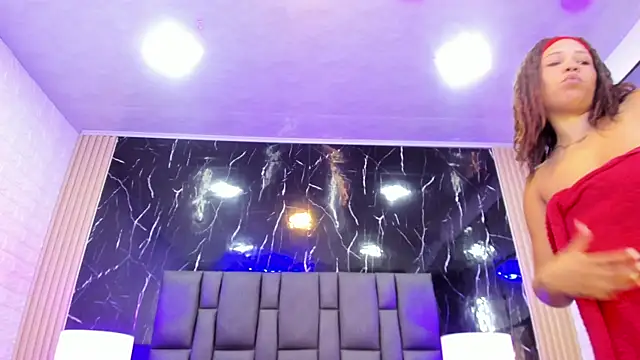 BustyGlow webcam