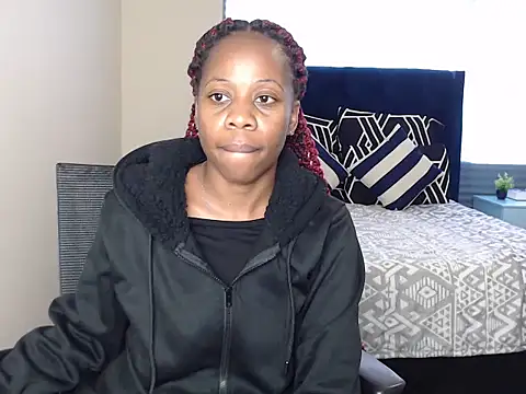 QUEENMANDYY webcam