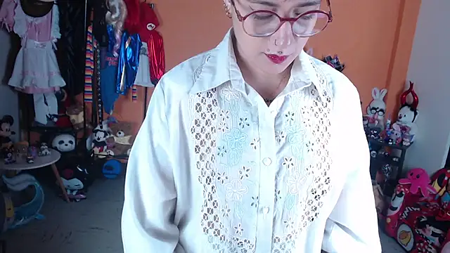 Watch MissMiia2 live on EroticFlix - High definition streams