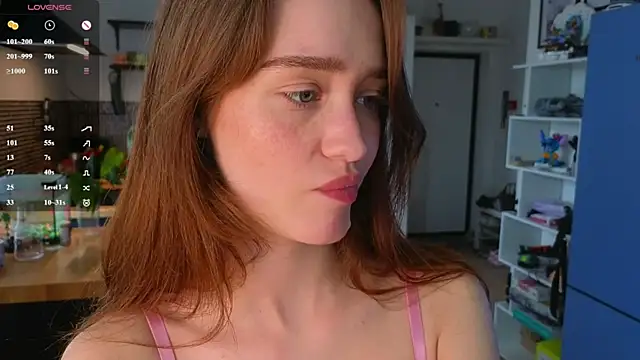 AliviaWithLove webcam