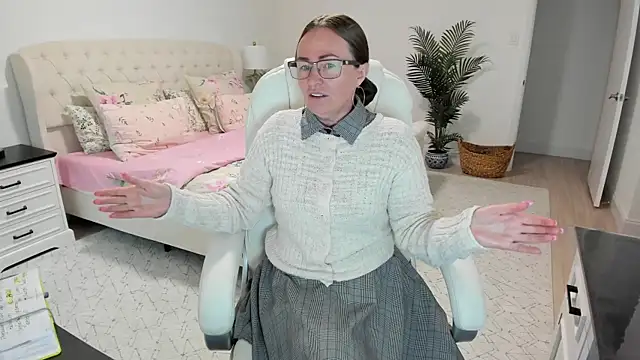 Vika73 live cam