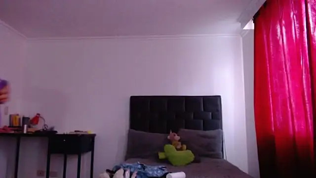 VALERY_MEER live cam on StripChat