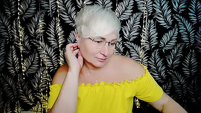 Olivia_playful webcam