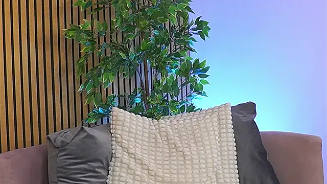 Avril_Cyrus live cam on StripChat