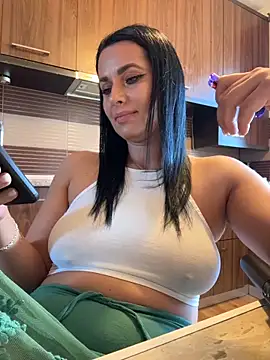 Hotmomcheckk_ webcam
