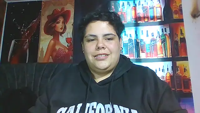 Hailey_Curvy webcam