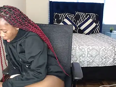 QUEENMANDYY webcam