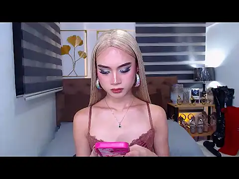 JuicyCockThea webcam