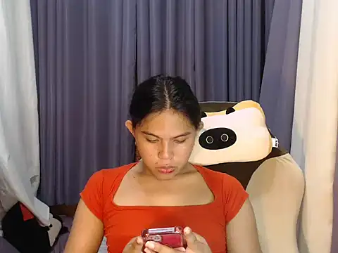Letshavesomefuneveryone webcam