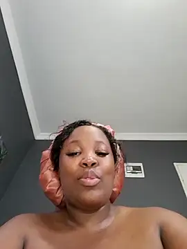 SWEETDOLLY29XX live cam